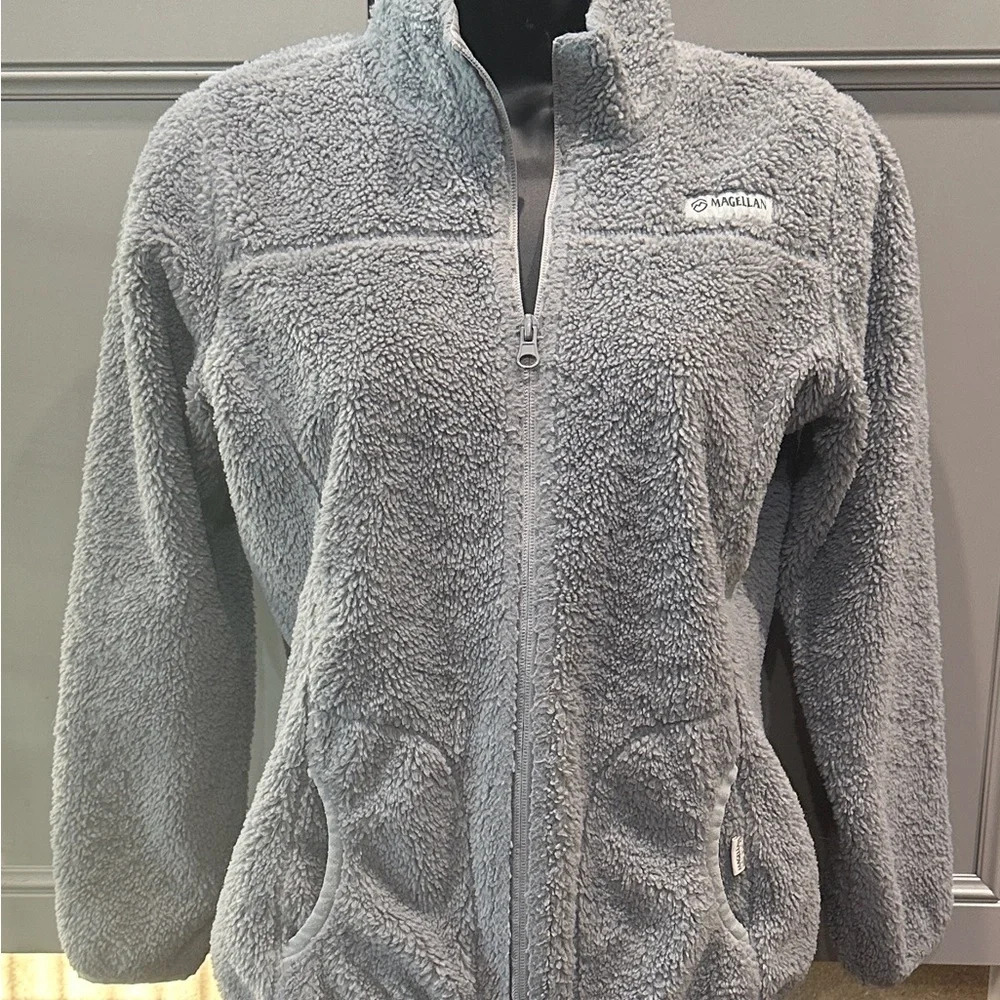 Magellan Outdoors Junior Girls Soft Fuzzy Gray Jacket - Picture 2 of 11